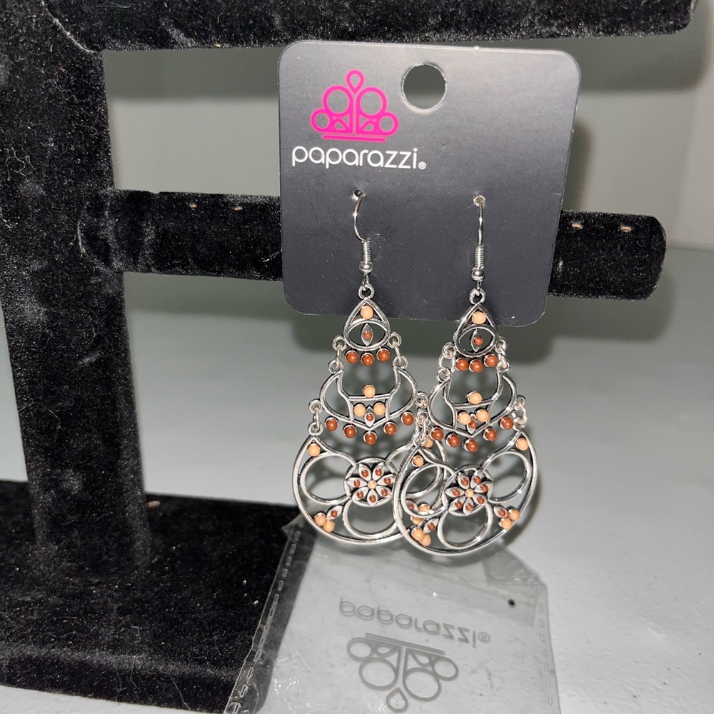 💙 NWT Paparazzi Chic Mandala Silver and Neutral Seed Bead Dangle Earrings